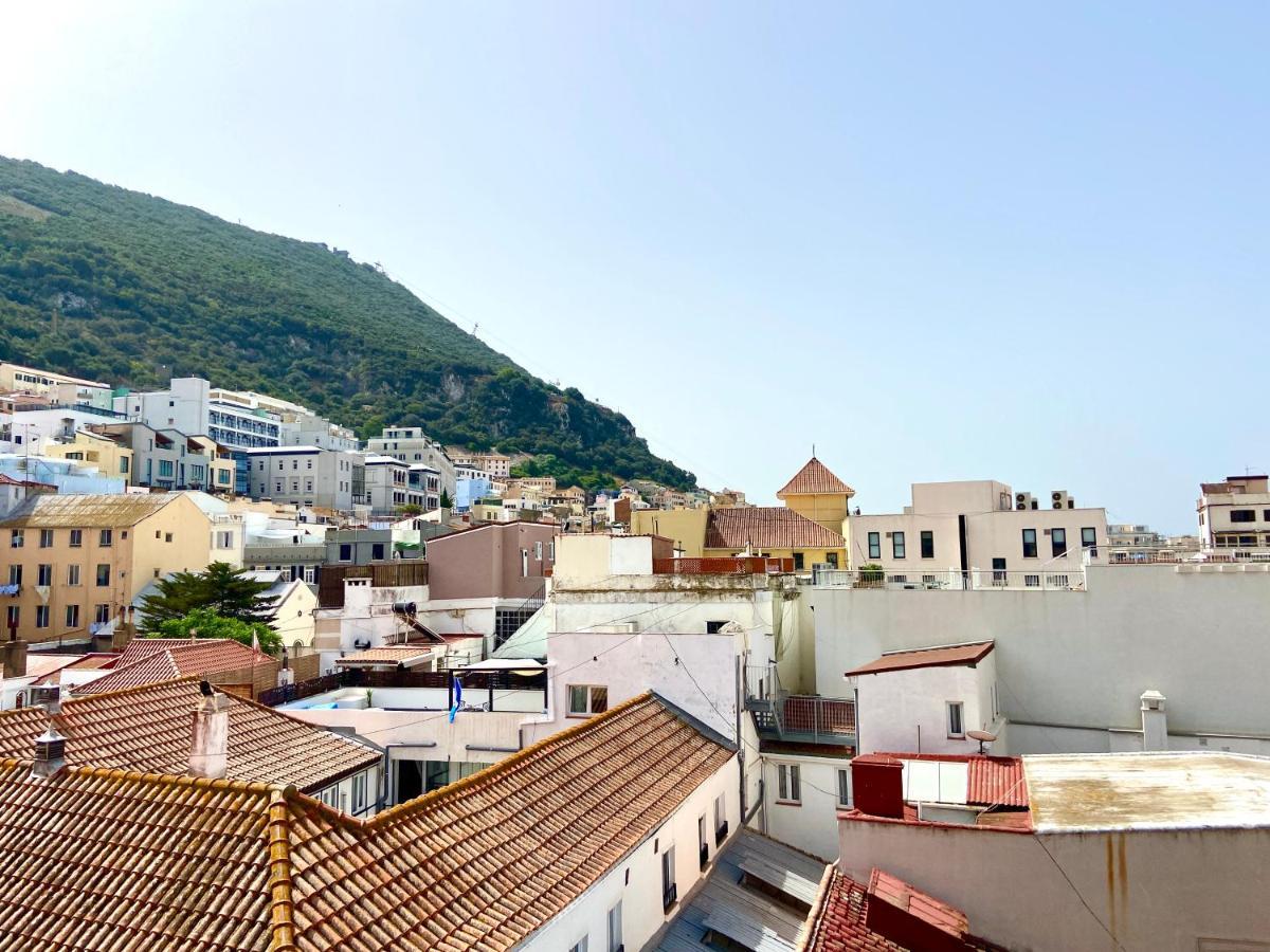 Stunning City Centre Penthouse With Private Balcony - Grand Central House Gibraltar Exterior photo