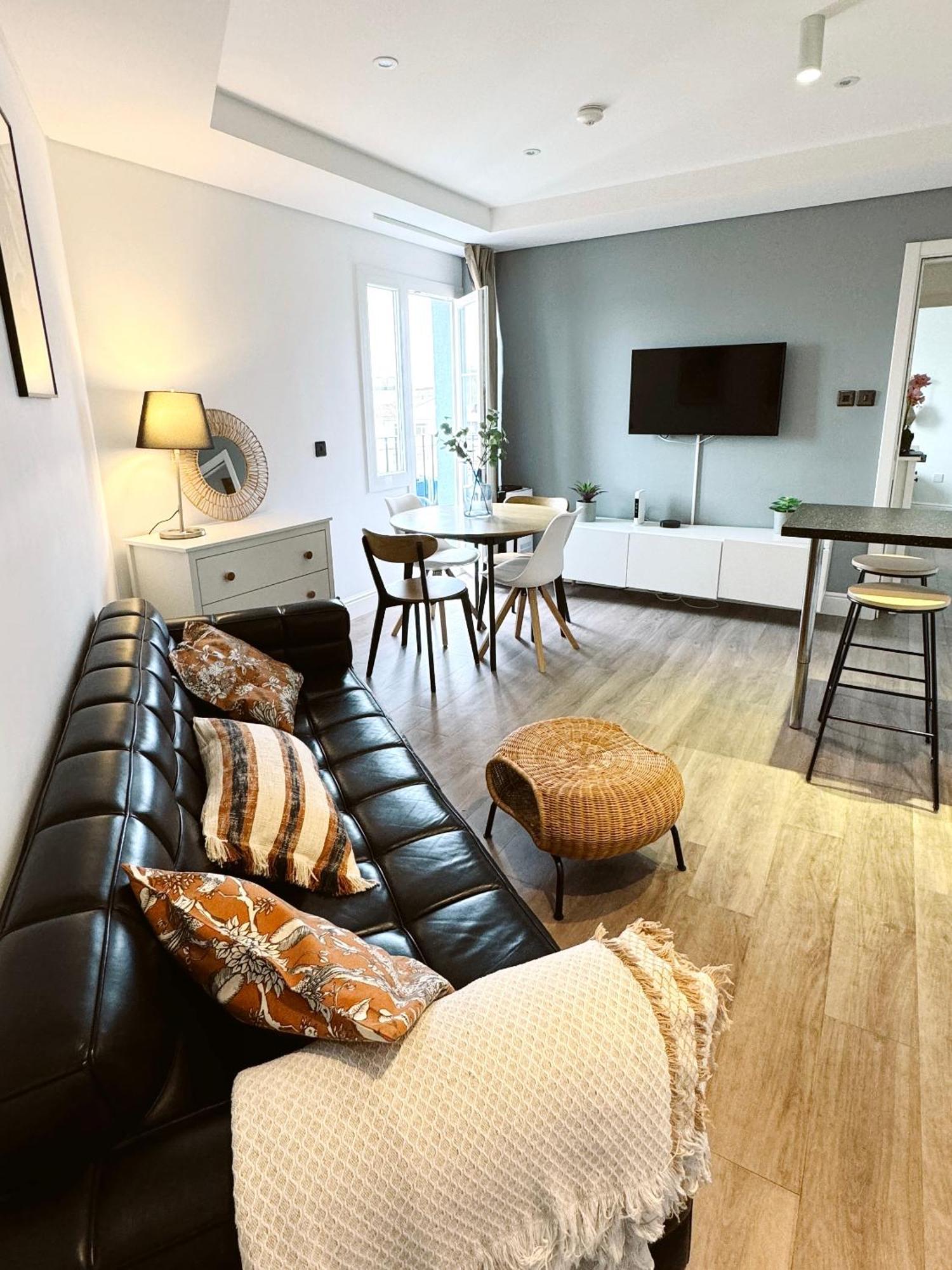 Stunning City Centre Penthouse With Private Balcony - Grand Central House Gibraltar Exterior photo